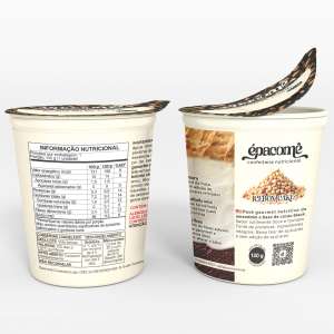 Embalagem de Icebox Cake Épacomê: pavê nutritivo americano de amendoim com base de cacau black, adoçado com tâmara e base de coalhada. Um pote fechado, um aberto com a tampa entreaberta, mostrando a tabela nutricional de 158 kcal e rica em fibras.